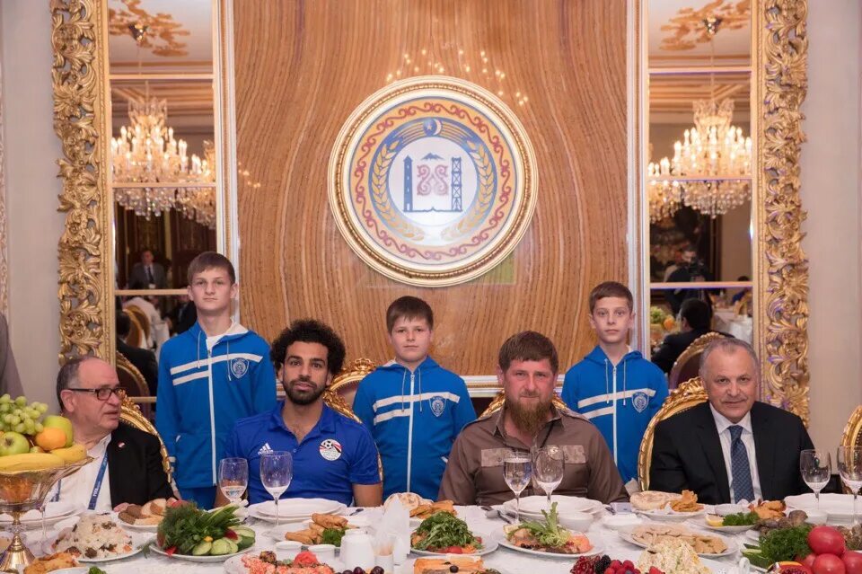 Мохаммед салах в чечне. Мохамед салах в чечне. Кадыров салах. Мохамед салах и кадыров. Мохамед салах в грозном.