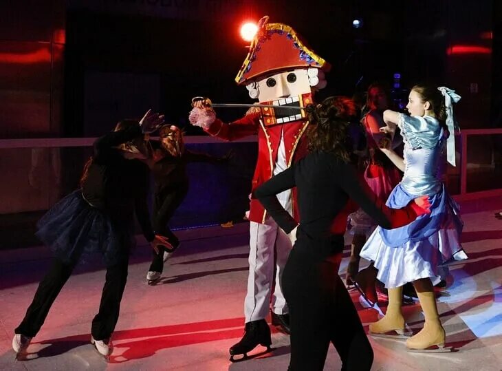 Новогоднее шоу в америке. Новогодние шоу в спб для детей. Новогоднее шоу спб. Степа шоу новогоднее. Новогоднее шоу спб.
