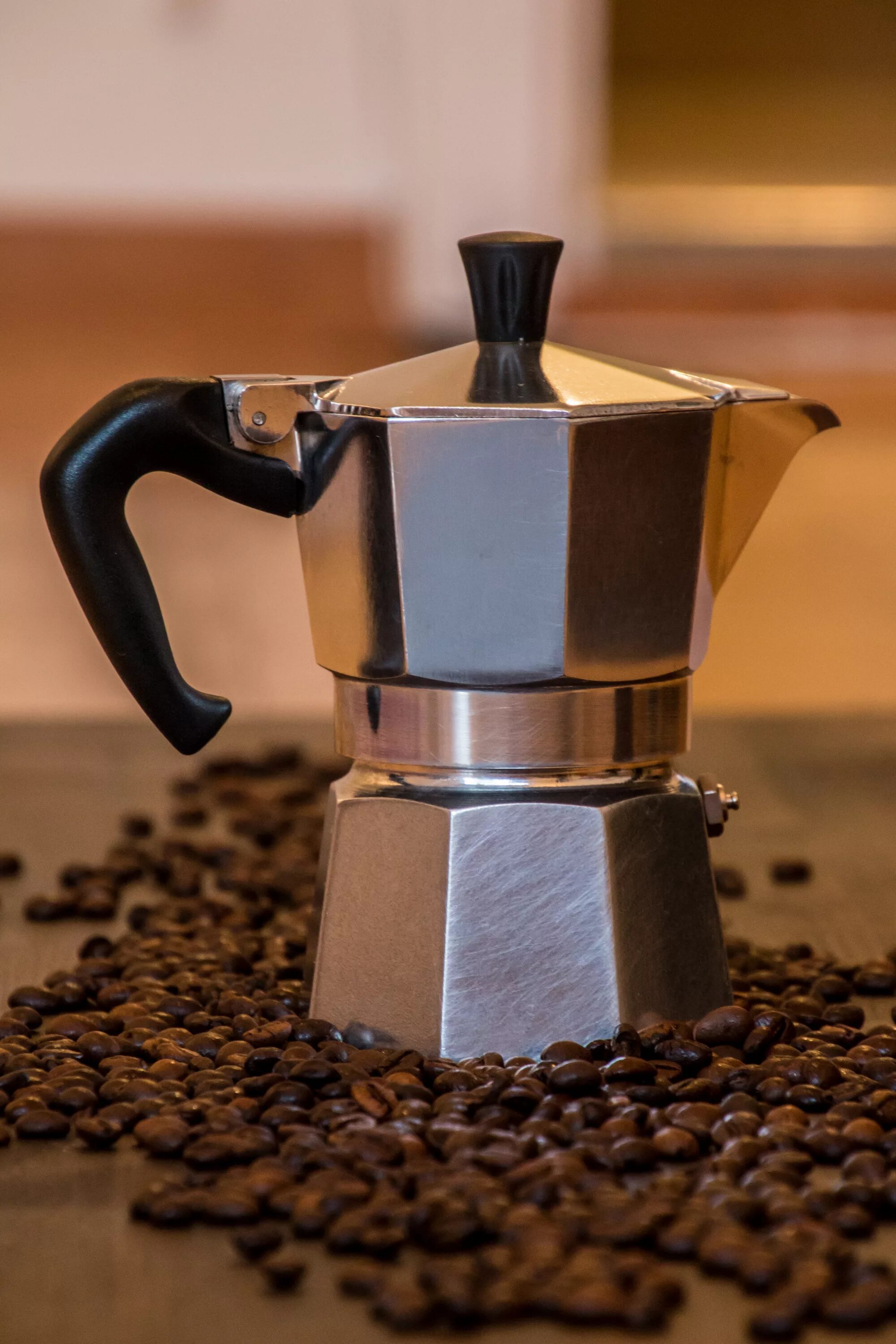 Как варить кофе без. Espresso maker кофеварка гейзерная. гейзерная кофеварка для эспрессо. кофеварка гейзерная фиссман. кофе в гейзерной кофеварке.