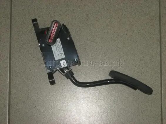 Педаль газа валдай. Кдба.453621.011-02. педаль газа валдай камминз 3.8. педаль газа валдай камминз 3.8 евро 3. модуль педали газа 3309 на 2 шпильки.