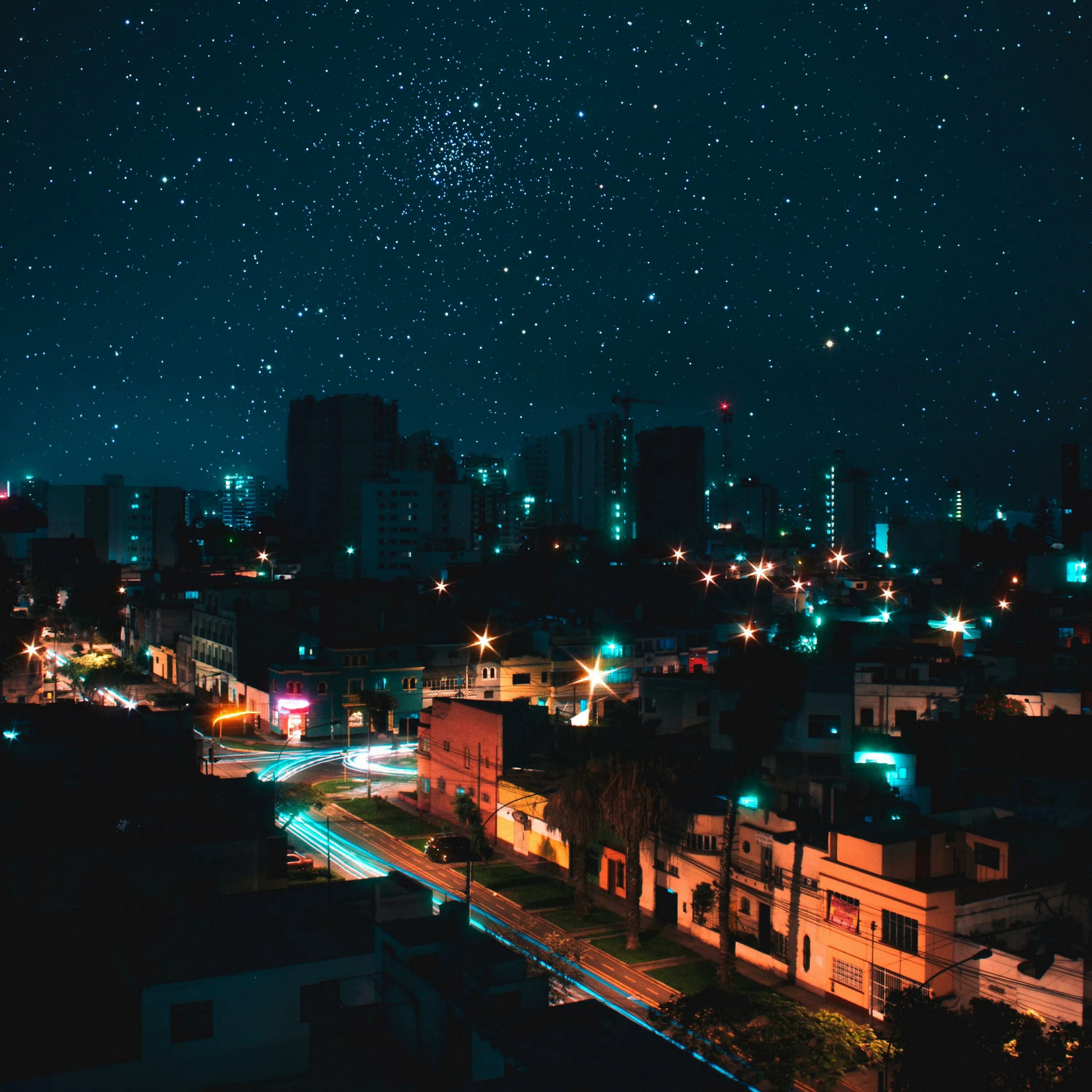 Different night. Ночное небо в городе. Вид на ночной город. Ночь над городом. Вечер в городе.