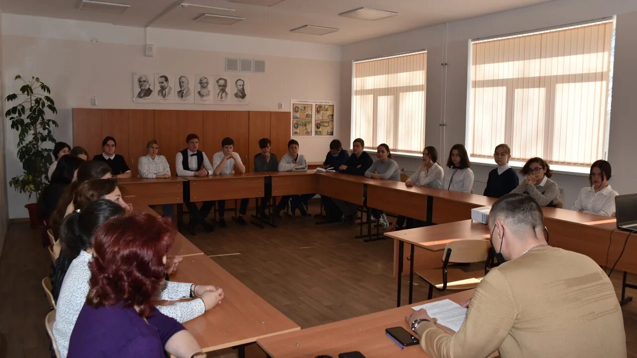 Крым мазанская школа. Мазанская школа симферопольский район. Мазанская школа симферопольский район 6 класс. Мбоу чайкинская школа симферопольского района республики крым. Учителя мазанской школы в симферополе 2022г.