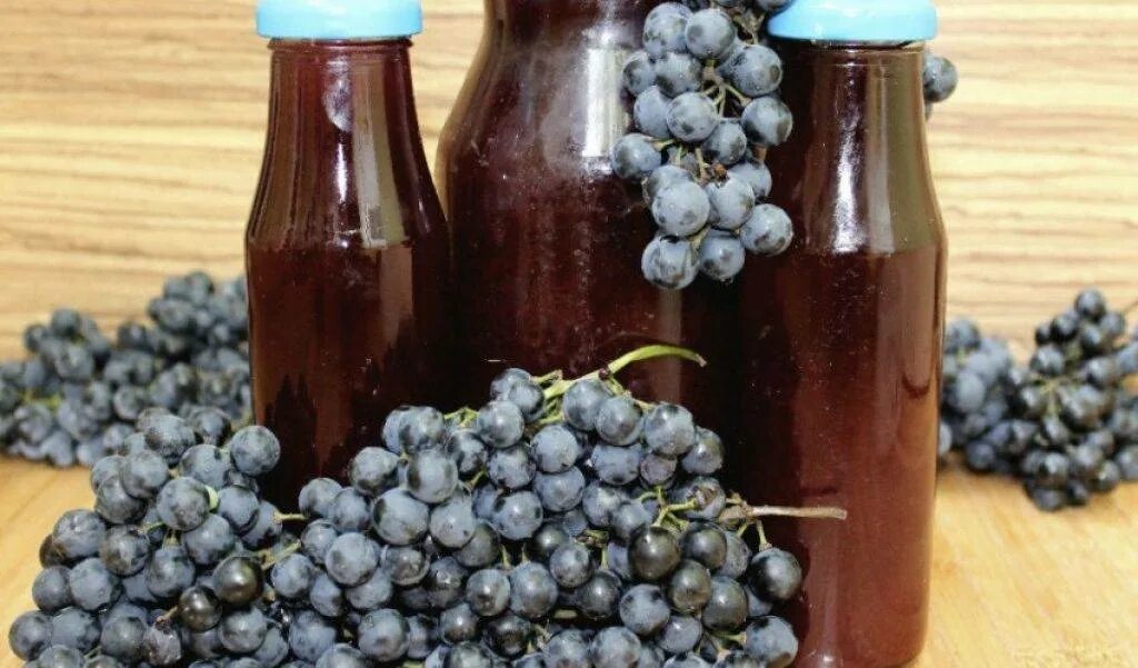 Grape сок виноградный. Виноградный сок на зиму. Виноград черный. Сок виноградный концентрированный в домашних условиях