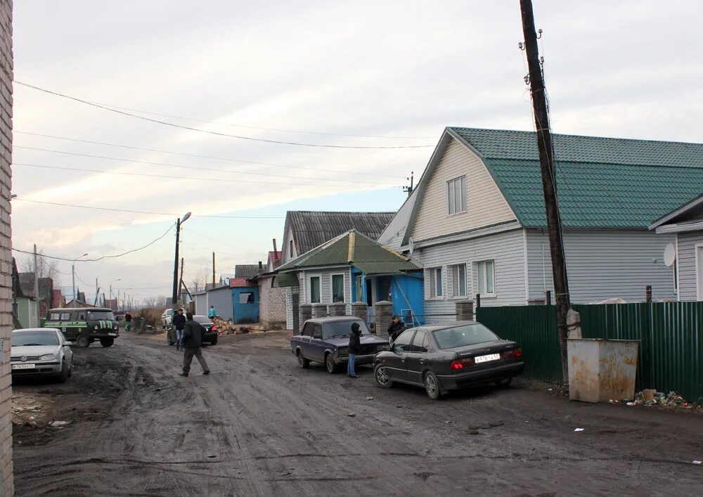 Уровень воды в таборах на сегодня. Чудово Цыганский табор. Цыгане Чудово Новгородской области. Чудово Великий Новгород Цыганский табор. Чудово цыгане.