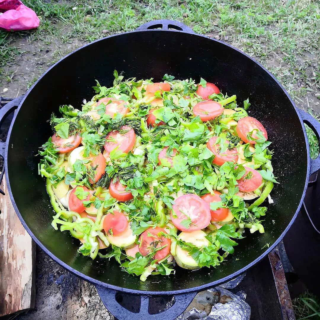 Казан овощи слоями. Блюда в казане. Блюда для казана. Самые вкусные блюда в казане. Вкусное блюдо с казана.