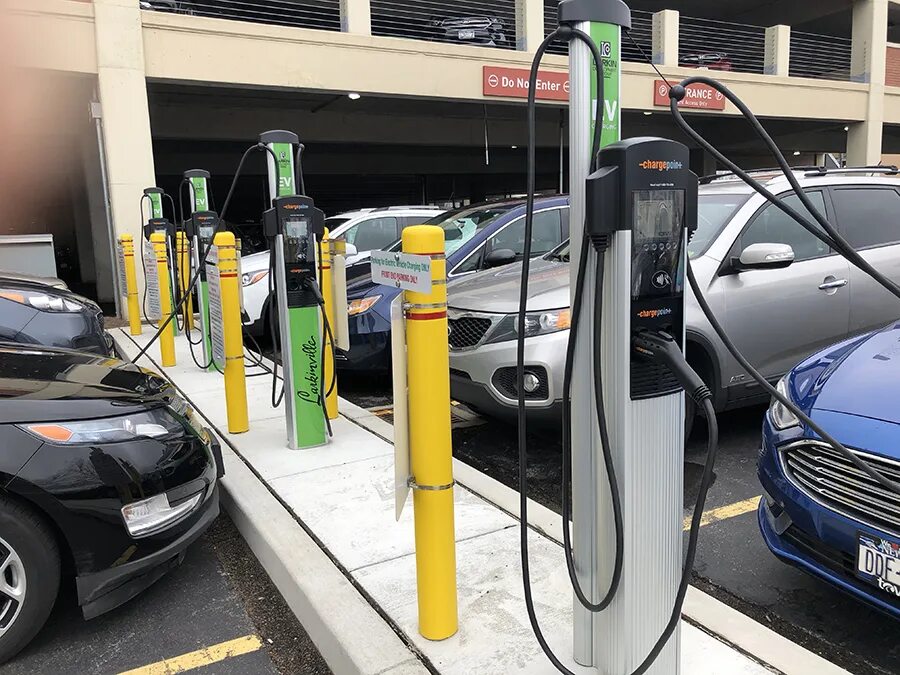 Ev charging station. Volkswagen electric car charge. Электрозаправки "v2g". Зарядная станция e302. Зарядная станция для электромобиля 60 квт.