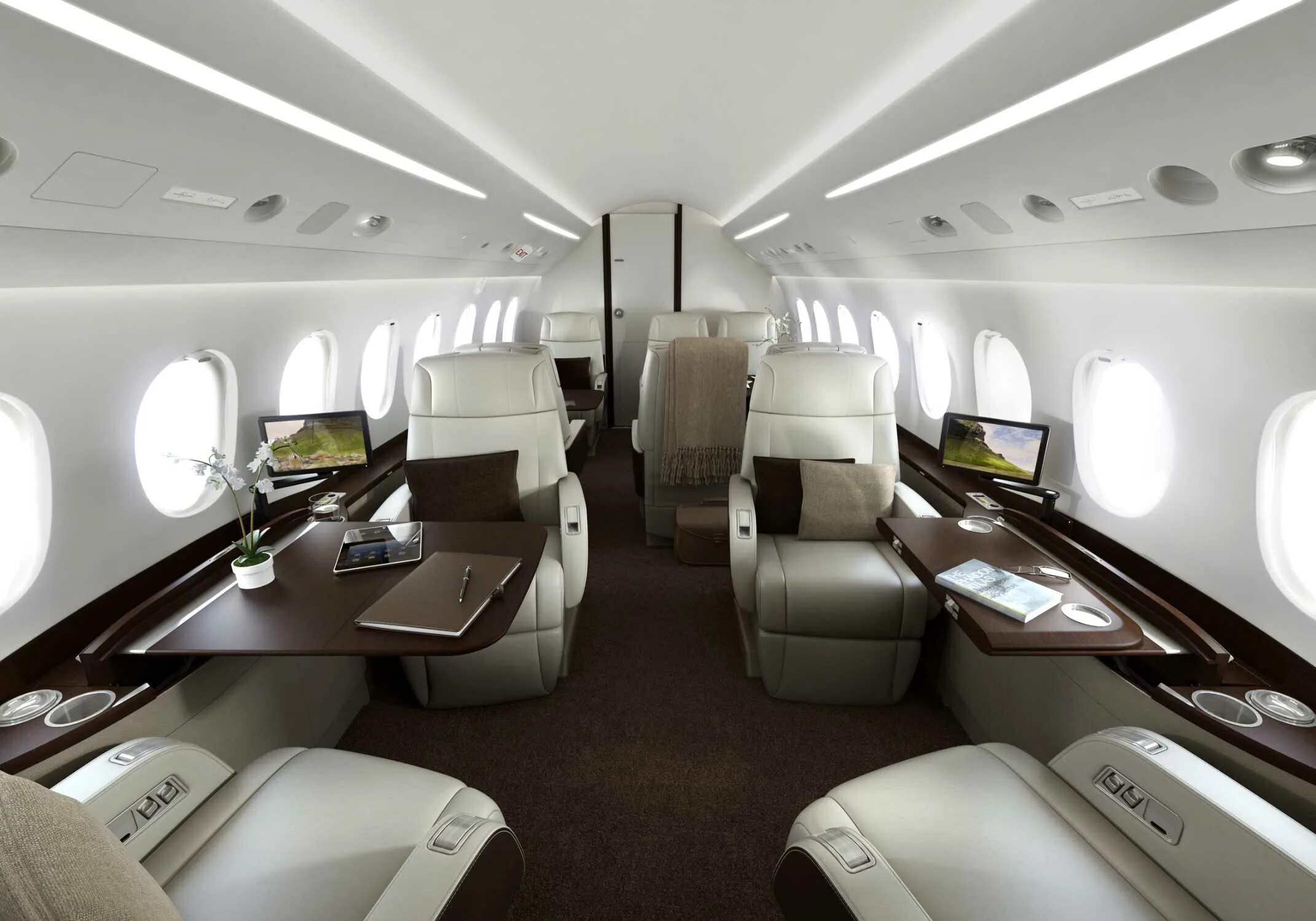 Аренда частного самолета. Dassault Falcon 2000s салон. Dassault Falcon 900lx 2021. Airbus a380 Business Jet внутри. Falcon 2000 Interior.