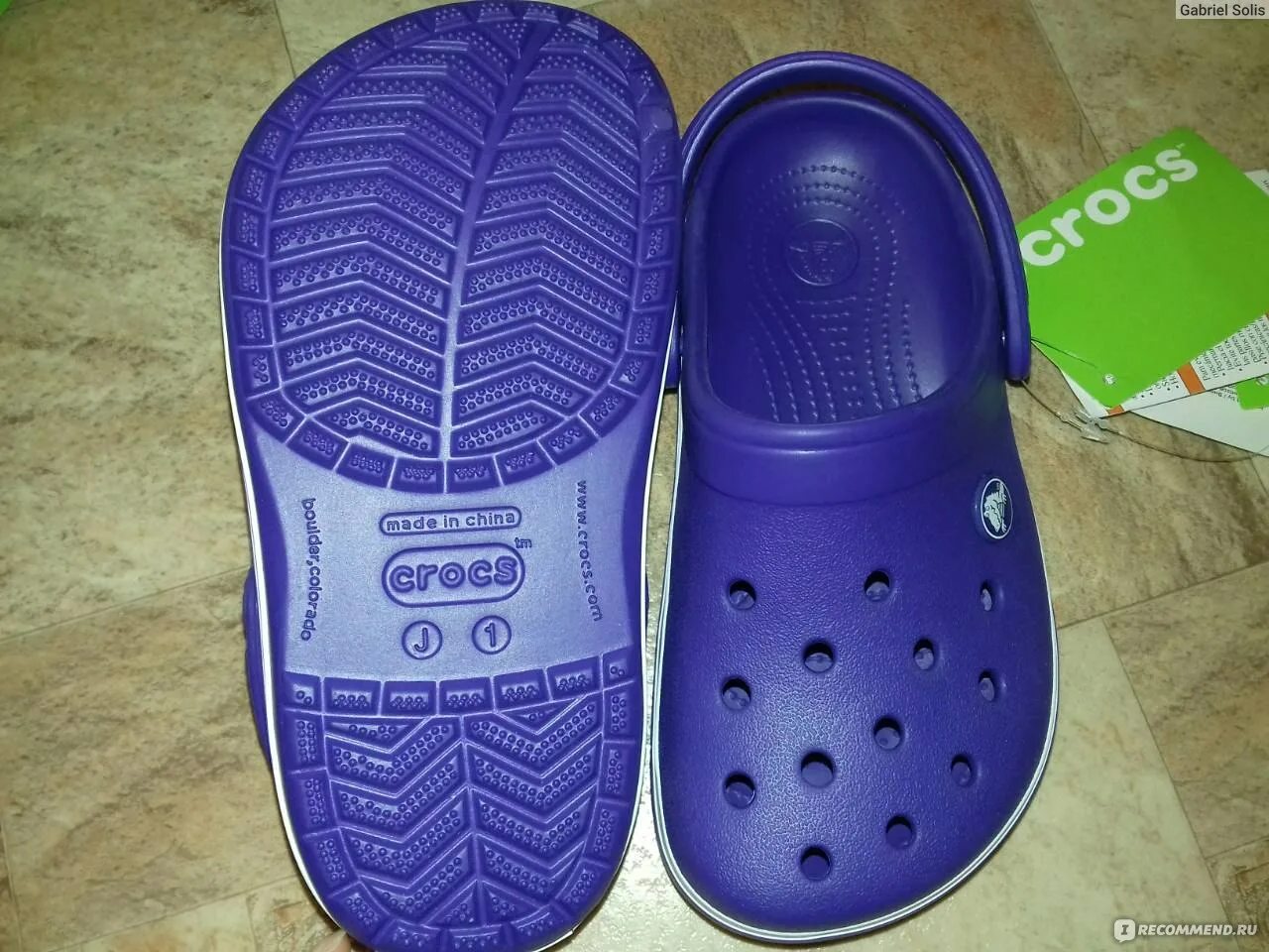 Как отличить crocs. Подошва оригинала крокс Crocs. Кроксы made in Vietnam. Crocs made in Bosnia.