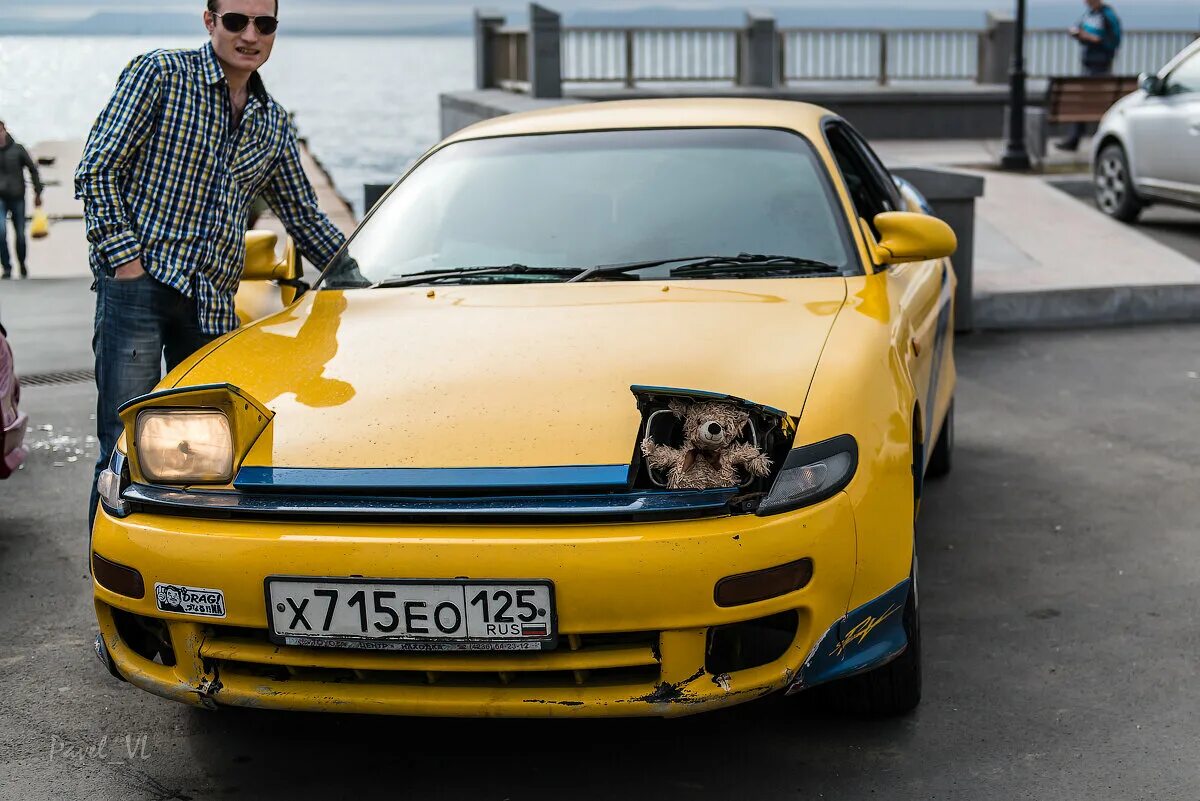 Мазда бт 50 в стиле безумный макс. Мэл гибсон безумный макс 1. Мэл гибсон безумный макс 1. Парень в авто. Безумный макс машина макса 1979.