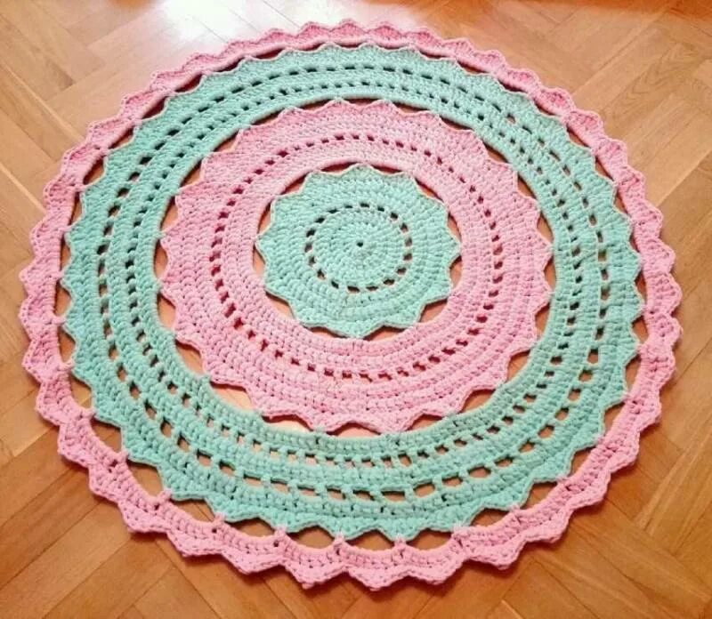 Вязаный овальный коврик. Круглый коврик крючком изпряди. Коврики крючком из пряжи. Край коврика крючком. Край коврика крючком.