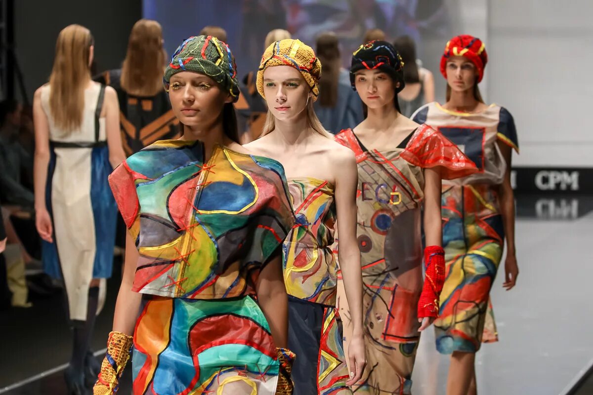 Академия технологии и дизайна в санкт-петербурге. Дизайнеры одежды спб. Питерский дом моды платья. Молодые дизайнеры одежды. Дизайнер одежды петербург.