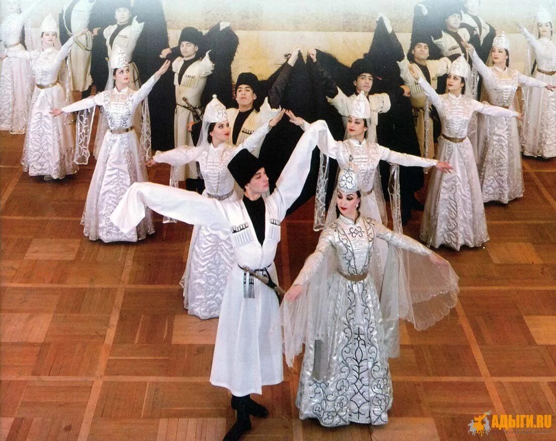 Адыга танец. Ансамбль Исламей Адыгея. Адыгейский ансамбль Нальмэс. Адыгейский танец Исламей. Кабардинский Исламей танец.