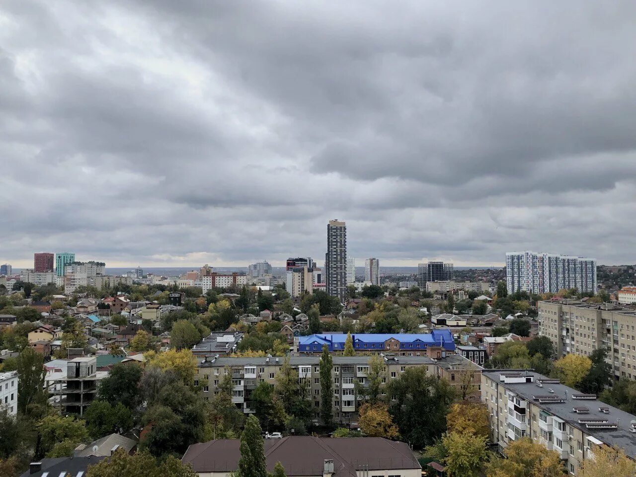 Ростов тревога сегодня. Ростов многоэтажки фото. Воздушная тревога в Ростове на Дону. Воздушная тревога в Ростове на Дону сейчас. Многоэтажки на окраине Ростова-на-Дону.