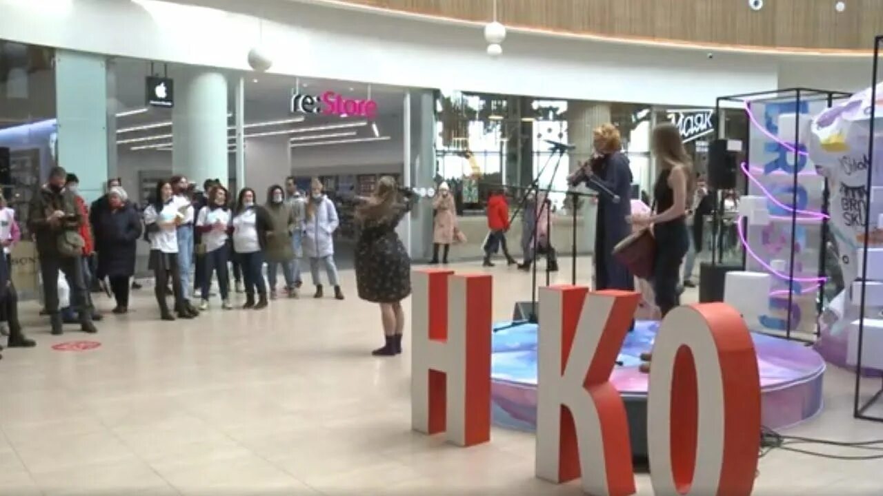 Розыгрыш квартиры в броско молл хабаровск. Brosko mall хабаровск. броско молл дети хабаровск. броско молл хабаровск детский центр. тц броско молл.