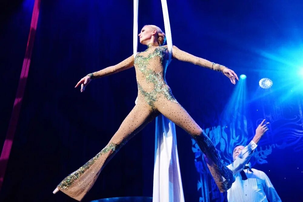 шоу волочковой отзывы. трусы танцовщиц. шоу волочковой отзывы. балерины без нижнего белья. волочкова в театре.