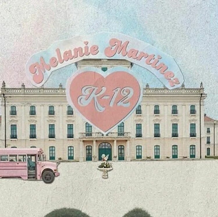 Melanie Martinez album k-12. Альбом Мелани Мартинез к12 обложка. K12 Melanie Martinez обложка. Обложка альбома к-12 Мелани Мартинес.
