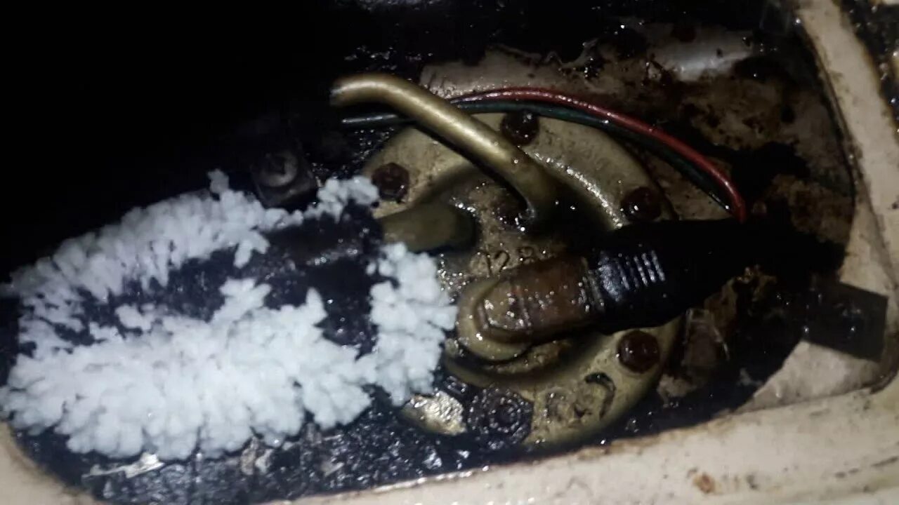 Утечка форум. Утечка форум. Утечка топлива из бака. Прорвало водопровод в квартире. Пути утечки информации.