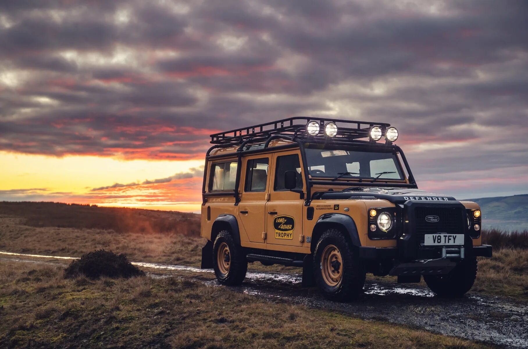 Ленд Ровер Дефендер 110. Land Rover Defender works v8. Ленд Ровер Camel Trophy. Ленд Ровер Дефендер Классик. Defender classic