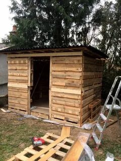 Сарай из поддонов