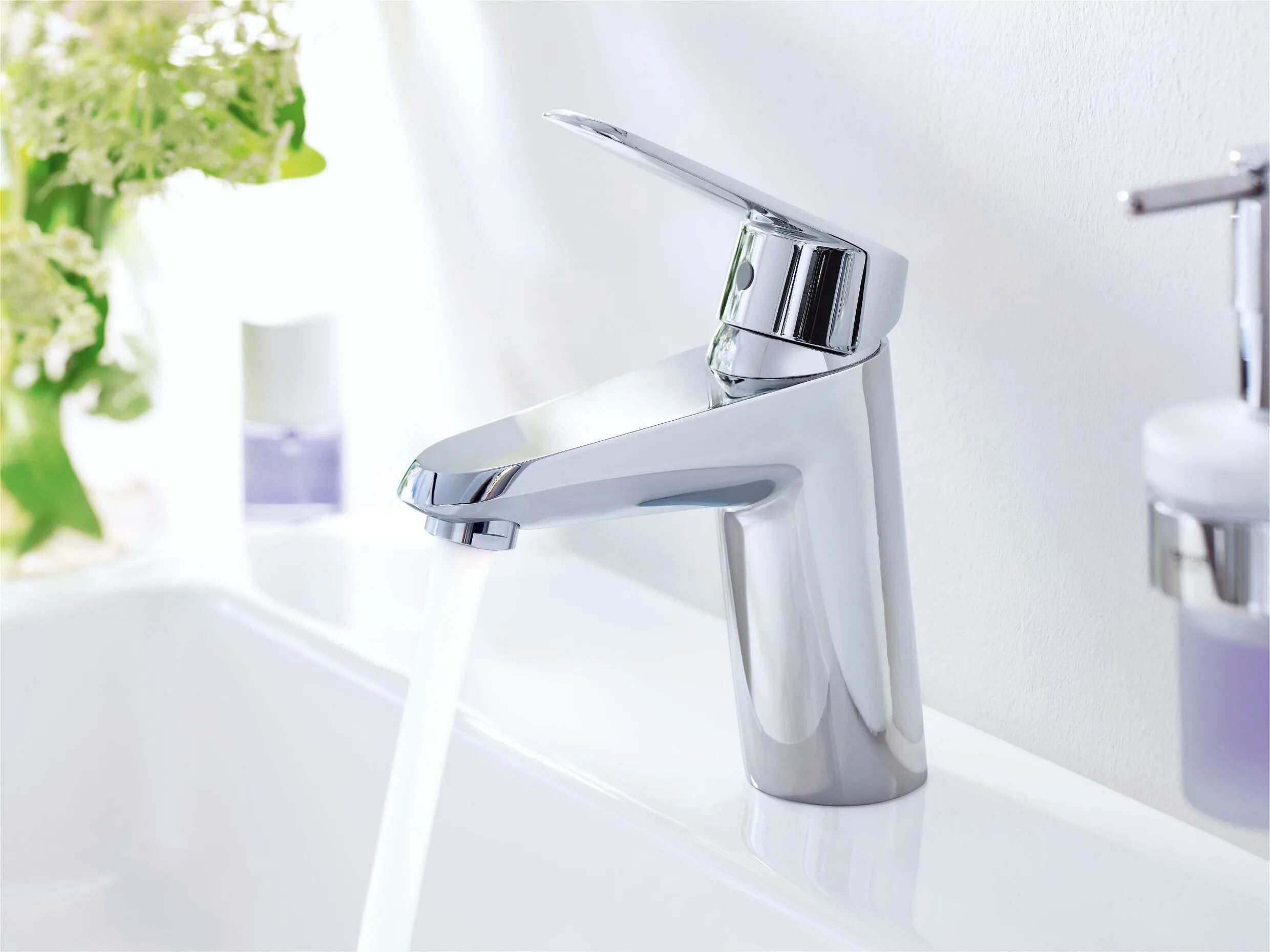 Купить смеситель для раковины grohe. Смеситель для раковины Grohe Eurodisc Cosmopolitan. Grohe 33190002. Смеситель для раковины Grohe Eurostyle Cosmopolitan. Eurodisc Cosmopolitan 23449002.