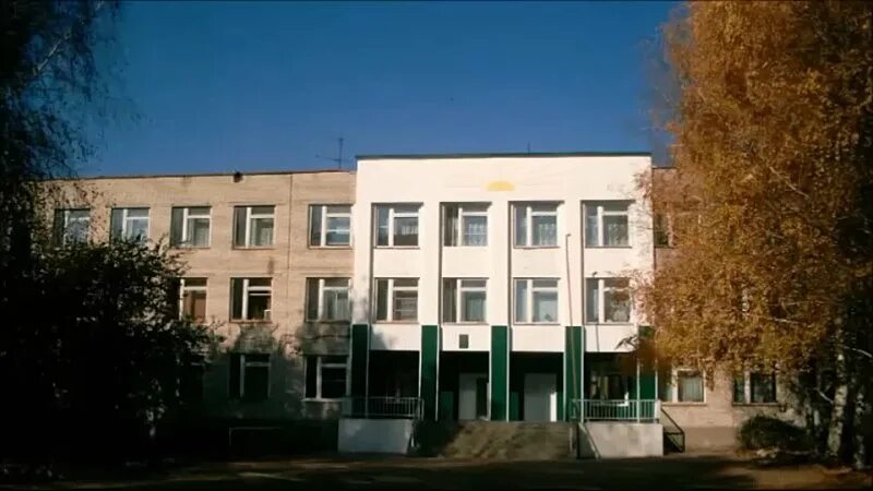 Директор моу большеелховская сош. Большая елховка школа. Школа село большая елховка. Елховка саранск. Большая елховка школа.