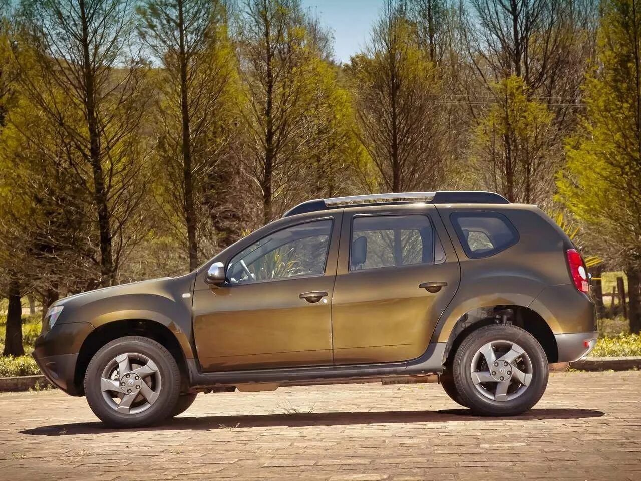 Дастер купить в красноярске. Renault Duster 1. Рено Дастер 2010. Renault Duster кроссовер. Рено 5 Дастер.