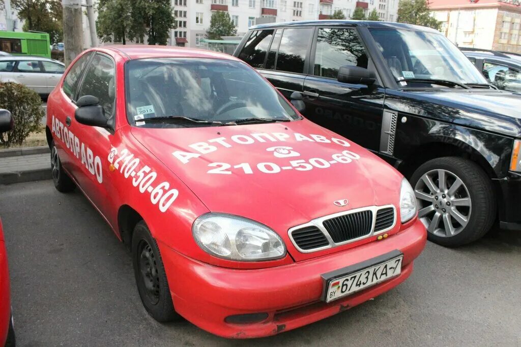 Автошкола на машинах класса люкс. Учебная машина. Автоправо. Автоправо м. Автоправо.