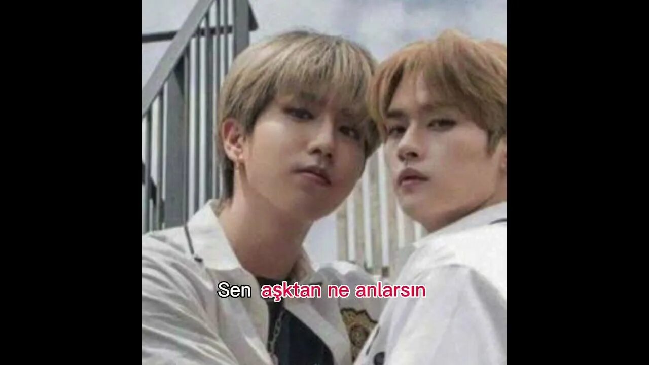 Хан джисон 2023. Как выглядит моя любовь stray kids. Молоток stray kids. Фанфики по фэндому стрей кидс. Страйкидс подарок.