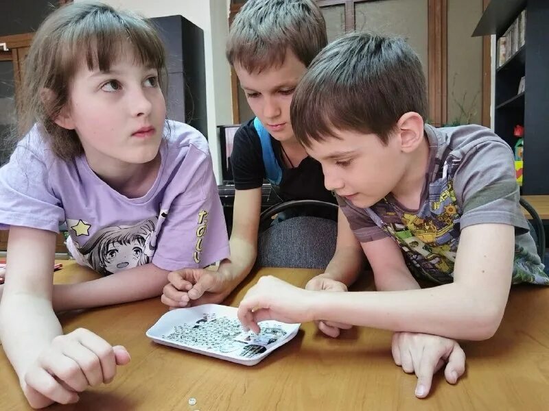 Интерактивные занятия пазл. Телестудия сыктывкар. Ребята младший. Интерактивное упражнение «чем мы похожи?». Дети в детском саду.