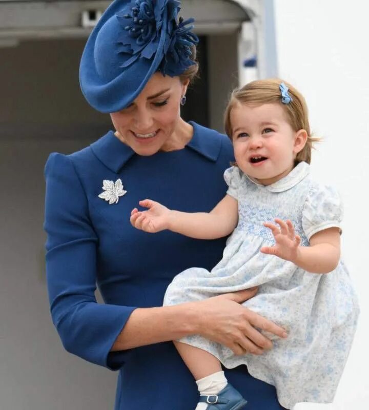 Кейт миддлтон дети возраст. Принц Уильям и Кейт Миддлтон. Кейт Миддлтон с детьми. Дети Кейт Миддлтон и принца Уильяма. Принцесса Кейт Миддлтон с детьми.