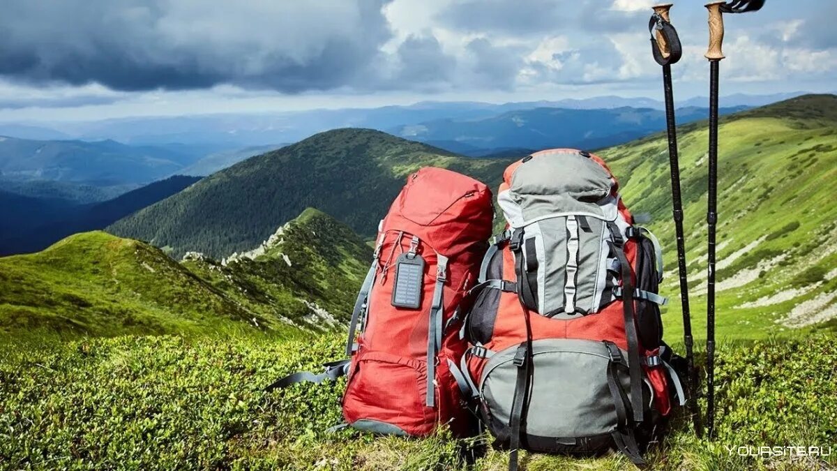 Какая поход. Рюкзак для похода в горы. Рюкзак путешественника. Турист с рюкзаком. Турист с рюкзаком в горах.