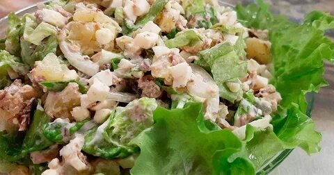 Салат с рыбой и зеленым луком