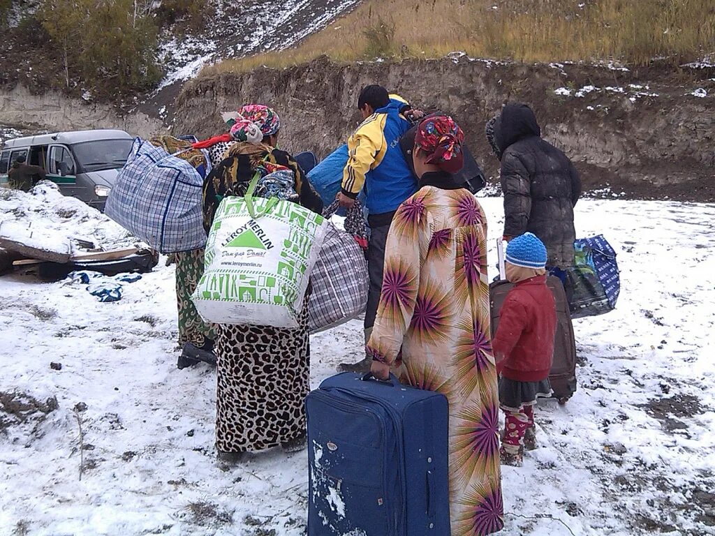 Челябинские таджики. Таджикские цыгане. Городская свалка попрошайки.