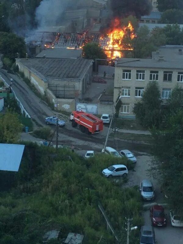 Что горит сейчас в октябрьском. Политех горит.