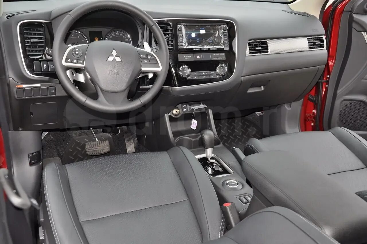 Митсубиси аутлендер 2.4 какой аккумулятор. Mitsubishi outlander ultimate 2.4 cvt 4wd. outlander iii mivec 2.4 ultimate.