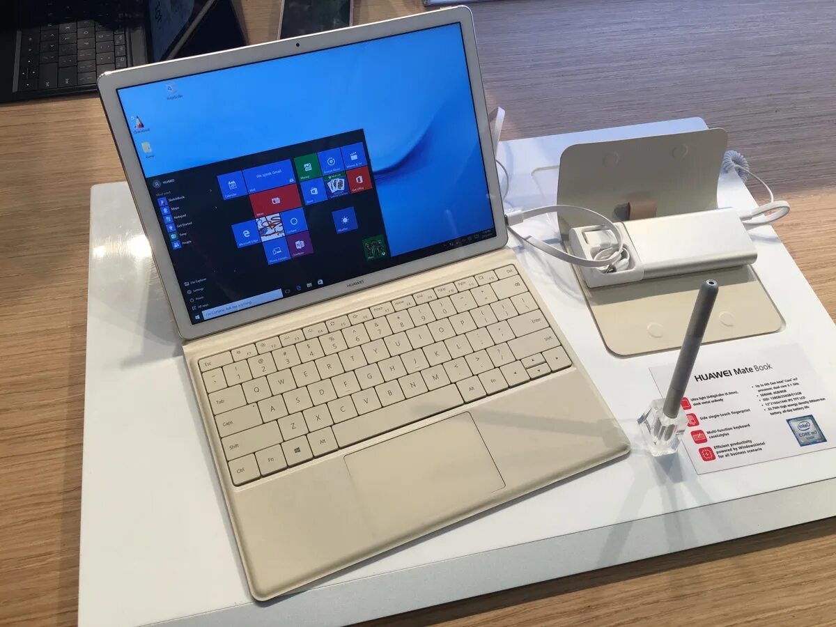 Док станция для Huawei MATEBOOK 14. Huawei MATEBOOK планшет. Нетбук Huawei Pro. Huawei MATEBOOK E DRC-w56.