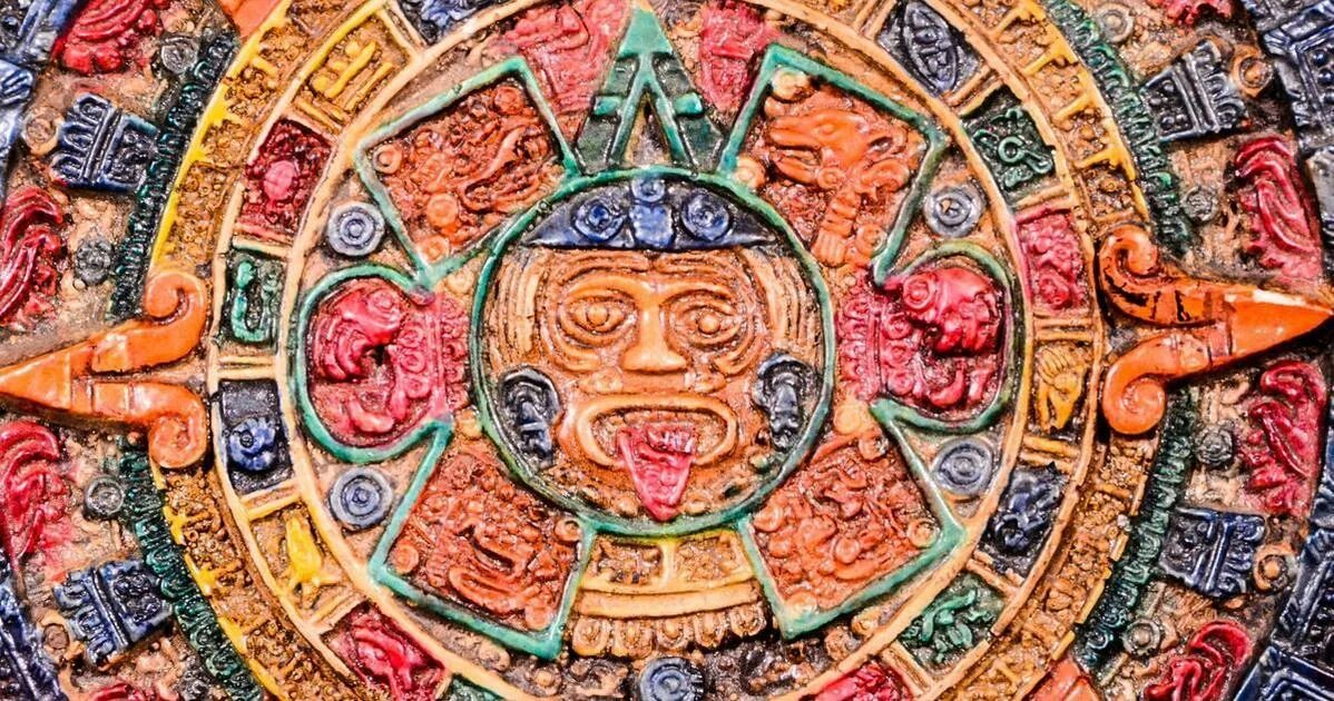 Древние майя раскраски. Майя страница. Живопись майя. Майя донцова инстаграм. Письмена индейцев майя.