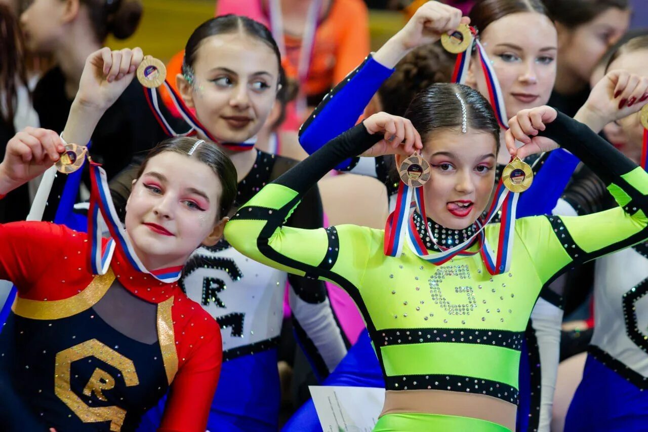 Черлидинг дети. Чир спорт соревнования. Всероссийские соревнования по чир спорту москва 2024. Всероссийские соревнования по чир спорту москва 2024. Всероссийские соревнования по чир спорту москва 2024.