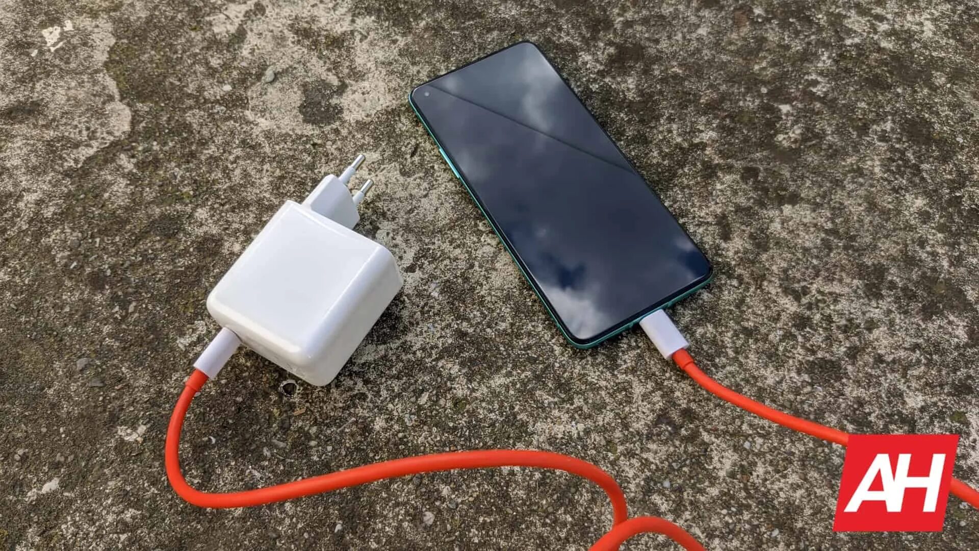 Аккумулятор oneplus 8. Oneplus 8t charger. oneplus 9r зарядное. вибромотор oneplus 8t. fast charge oneplus.