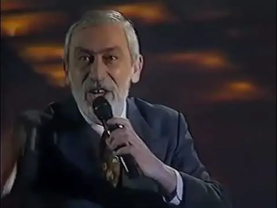 Прощание с вахтангом кикабидзе фото и видео. Песня вахтанга кикабидзе виноградная косточка слушать. Песня вахтанга кикабидзе виноградная косточка слушать. Вахтанг кикабидзе виноградная косточка. Косточка вахтанг кикабидзе.