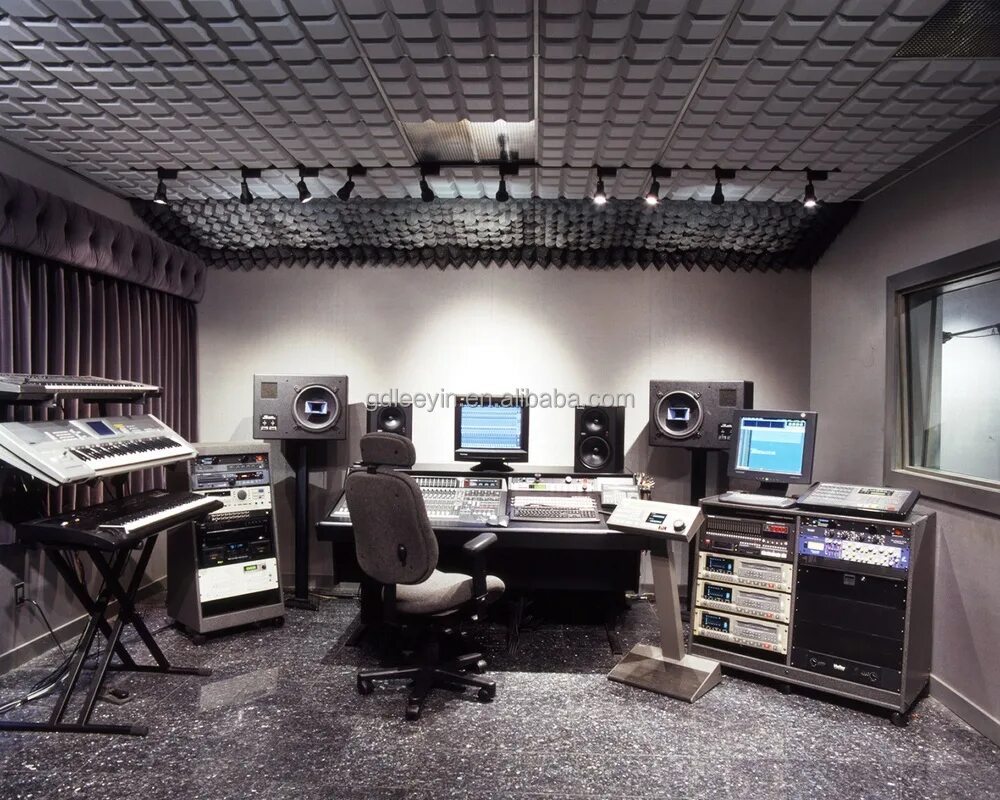 комната звукозаписи. помещение звукозаписи. шумоизолированная домашняя студия звукозаписи. помещение звукозаписи. интерьер музыкальной студии.