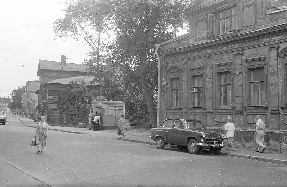 Гни старые. Кречетниковский переулок Москва. Старая Москва Кречетниковский переулок. Кречетниковский переулок собачья площадка. Москва улица Фрунзе 1970.