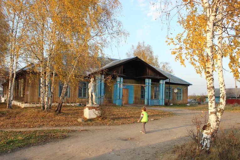 Погода п озерный. Поселок Озерный Режевской район. Озерный Свердловская область Режевской район. Посёлок Озёрный Свердловская область. ДК П.Озерный Режевской район.