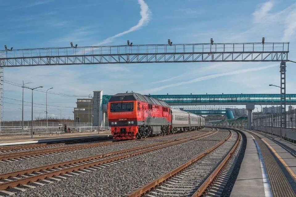 Др1а 405. Трехуровневая жд развязка в харькове. Жд вокзал керчь южная. Придача воронеж южный. Станция люберцы 1.