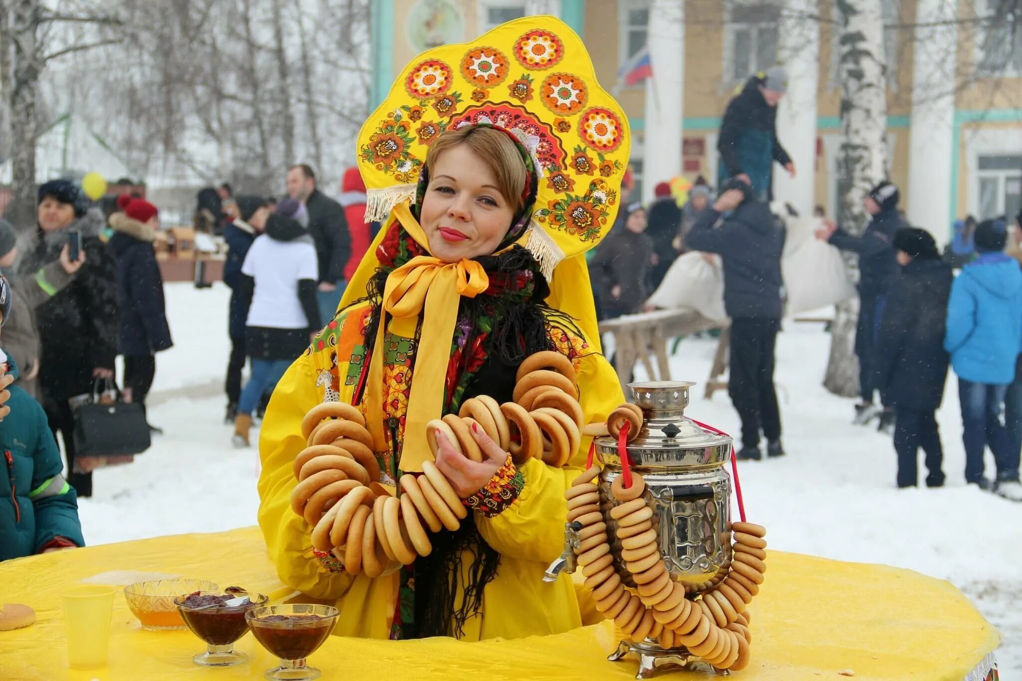 Музыка для праздника масленица. Переславль-Залесский Масленица. Праздничные гуляния на Масленицу. Уличные гуляния. Народное гуляние.