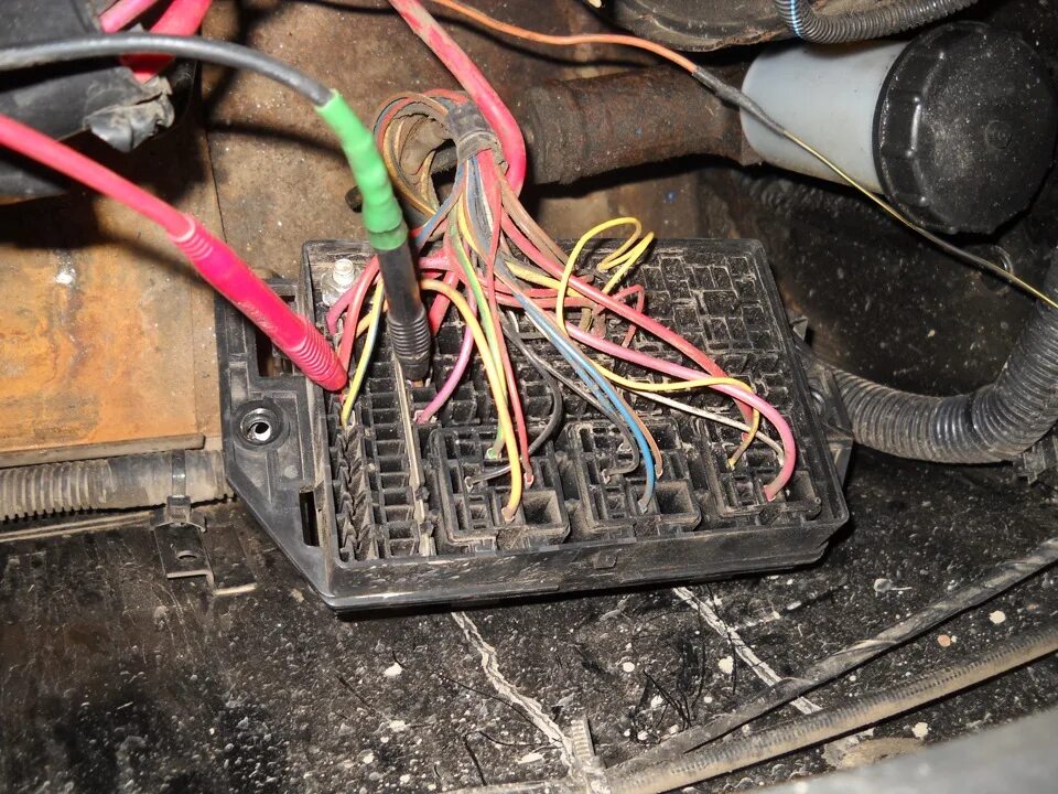 Бензонасос уаз 452 карбюратор. Реле стартера уаз хантер 409. Реле бензонасоса уаз хантер 409. Топливный насос уаз 469. Уаз.