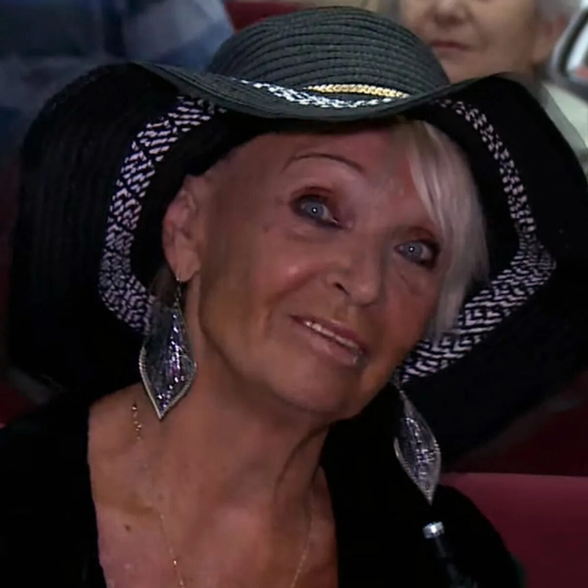 80-летняя Светлана Светличная получила сотрясение мозга - 7Дней.ру