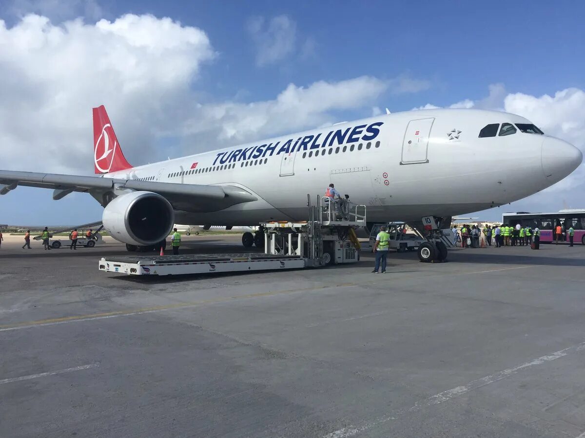 Аэропорт шереметьево самолет аэрофлот. Airbus a320 шереметьево. Боинг турция. Самолет в турцию шереметьево. Аэропорт грозный аэрофлот.