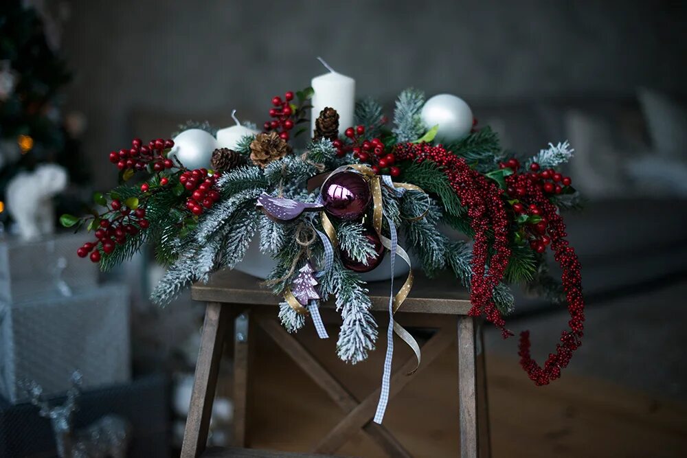 Букеты с елью нобилис. Композиция из еловых веток. Новогодний букет. Еловая композиция. Пихта нобилис композиция.