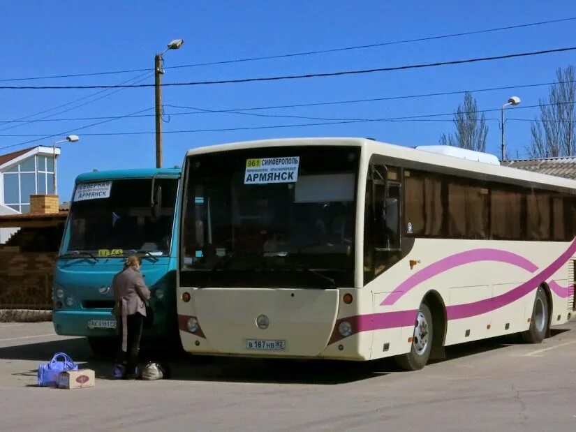 Автобусы керчи в реальном времени. Автобус армянск севастополь. автобусы крымавтотранс. гуп &quot;крымавтотранс&quot; автобусы. автовокзал армянск.